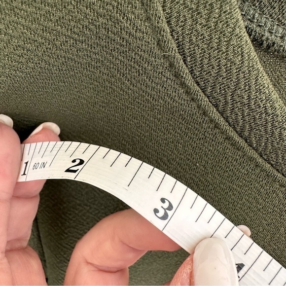 Green Envelope Army Green Ruffled Short Sleeve Shirt Size Large - Picture 7 of 9